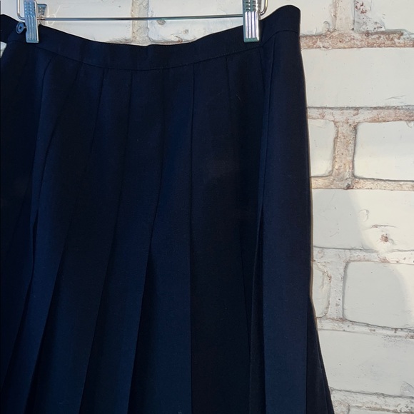 Vintage pleated tennis skirt long enough for workwear woolly & structured - Picture 3 of 9